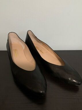 Black Etienne Aigner Pumps size 10M